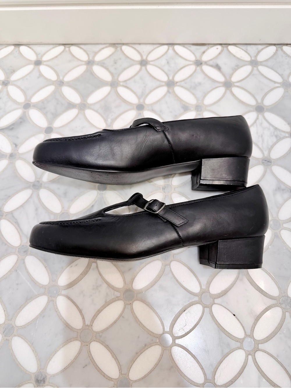 Dr. Scholl's Leather T-Strap Comfort Mary Jane Pumps Black Size 11 W Wide Width - Picture 4 of 13